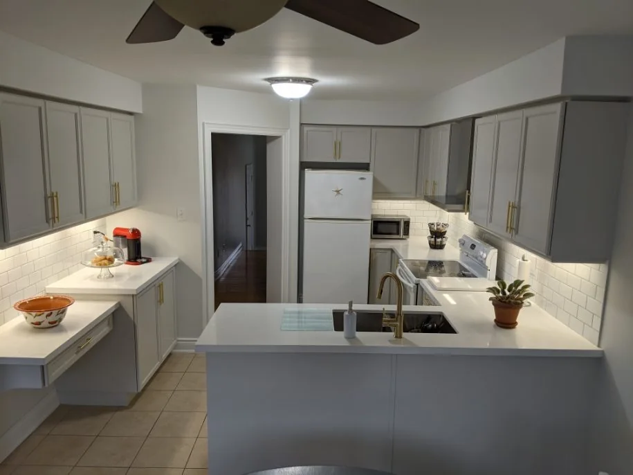 Professionally renewed kitchen cabinetry available to North York homeowners